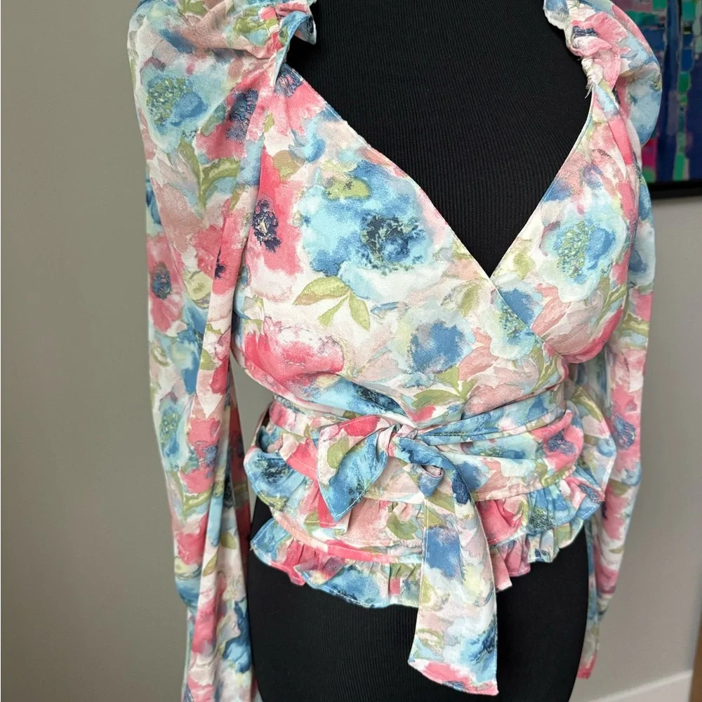 Vici Floral Wrap Blouse - Picture 3 of 8